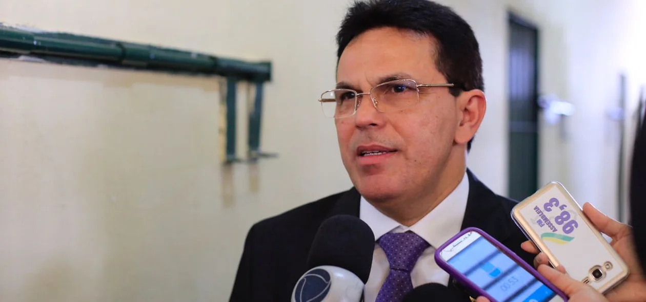 Secretário Zé Santana