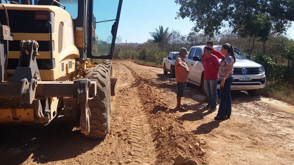 Prefeita Vilma Amorim juntamente com o secretário de infraestrutura Zé Germano