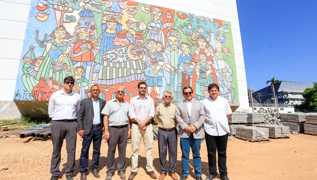 Autoridades em visita ao centro de convenções