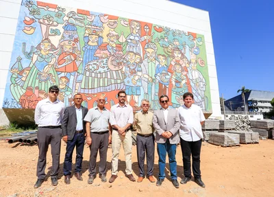 Autoridades em visita ao centro de convenções