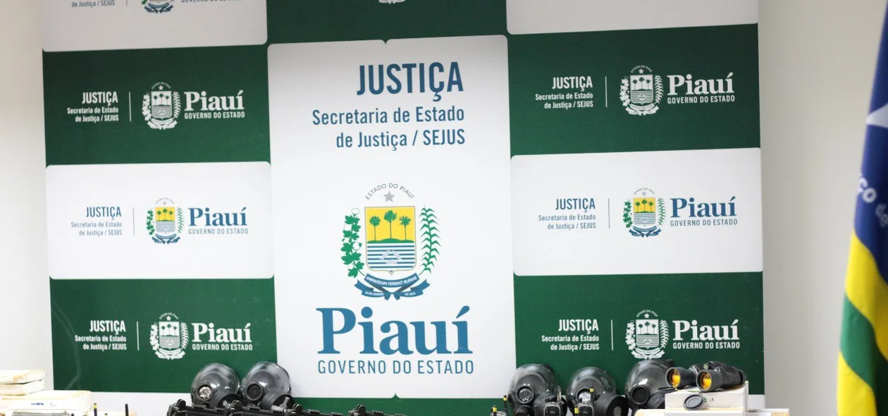 Entrega de armamento e equipamentos 