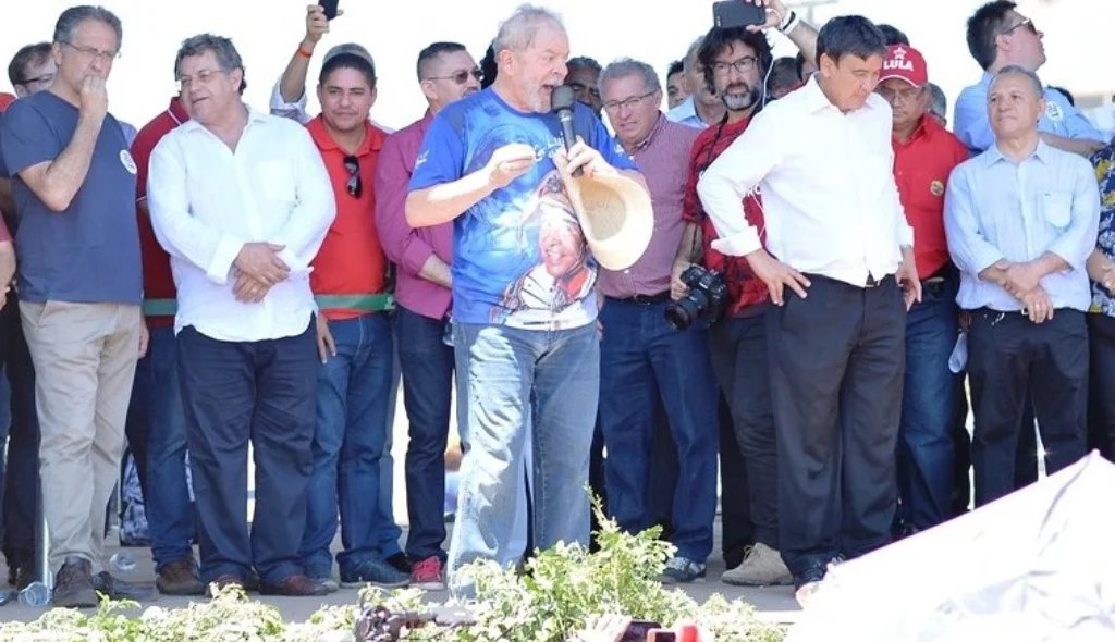 Lula durante ato em Picos