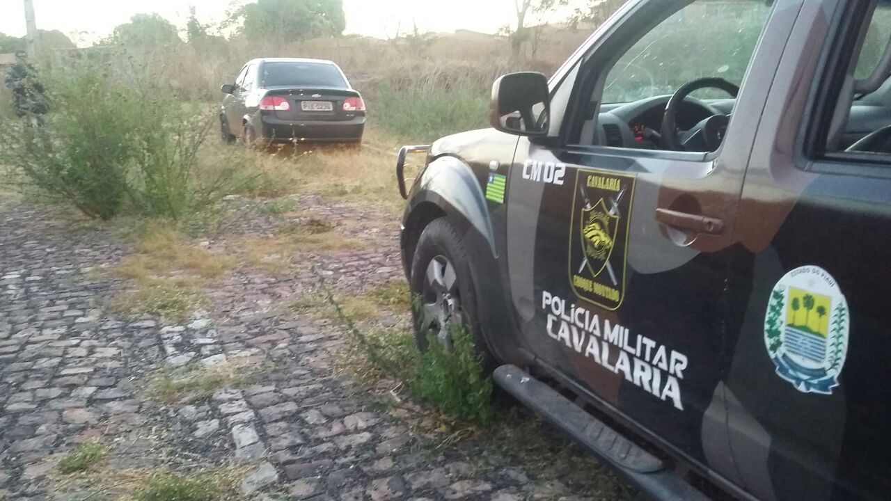 Polícia militar recupera veículo roubado em Teresina