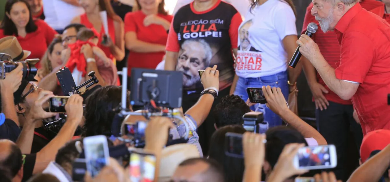 Ex-presidente durante ato em Altos