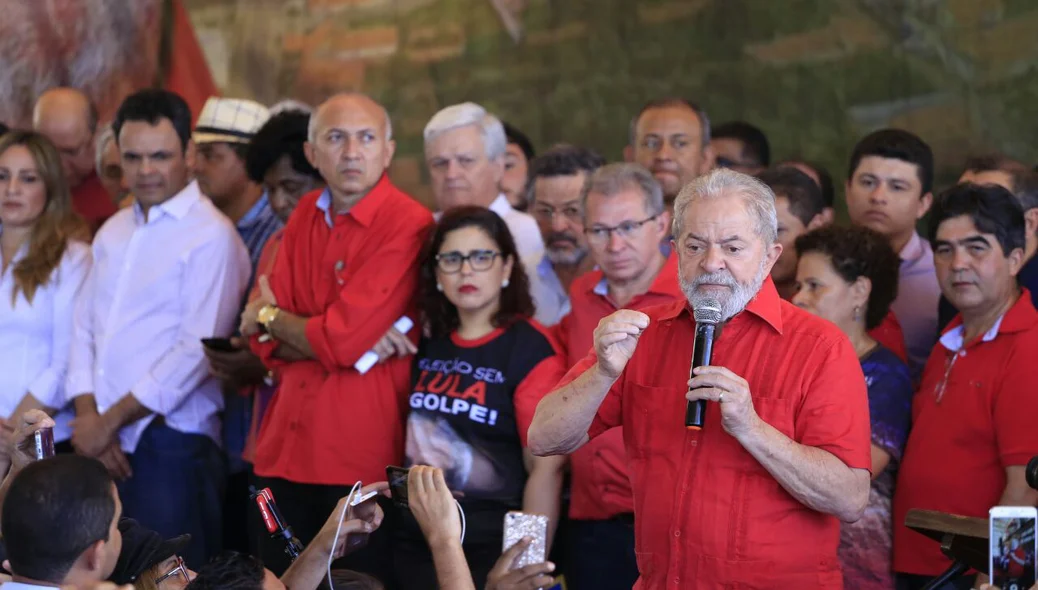 Lula discursa durante ato em Altos