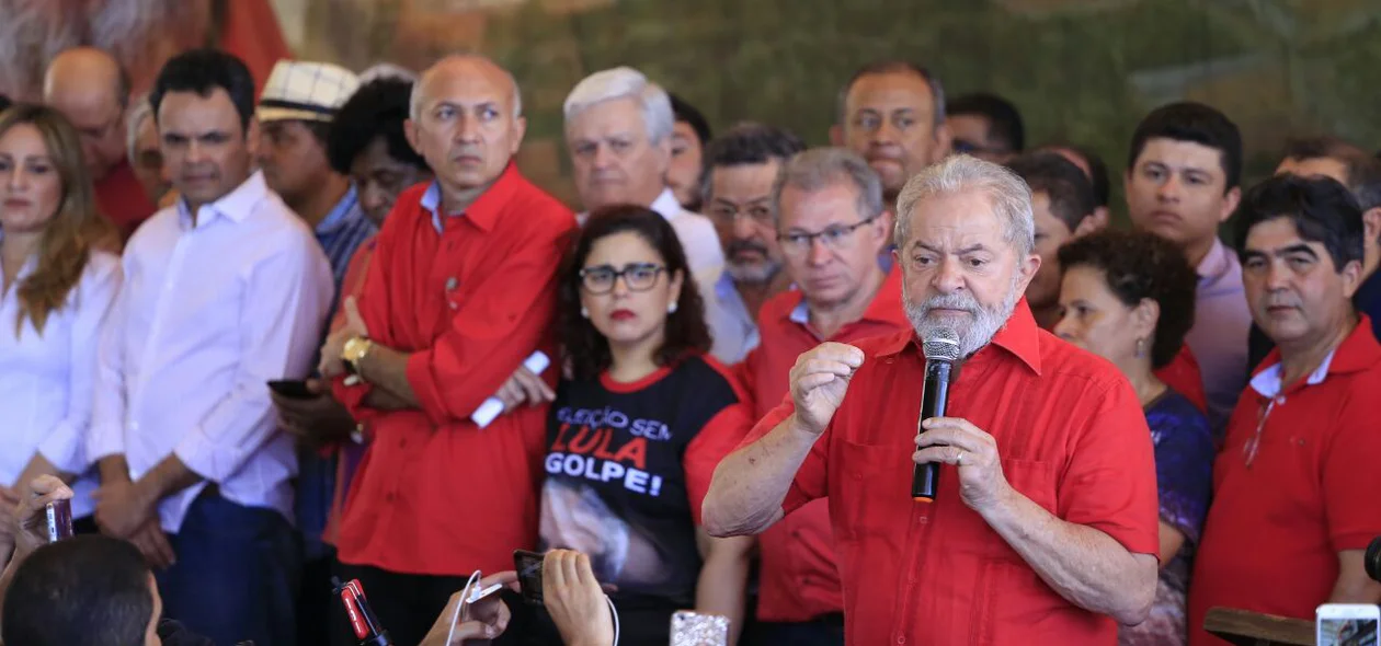 Lula discursa durante ato em Altos