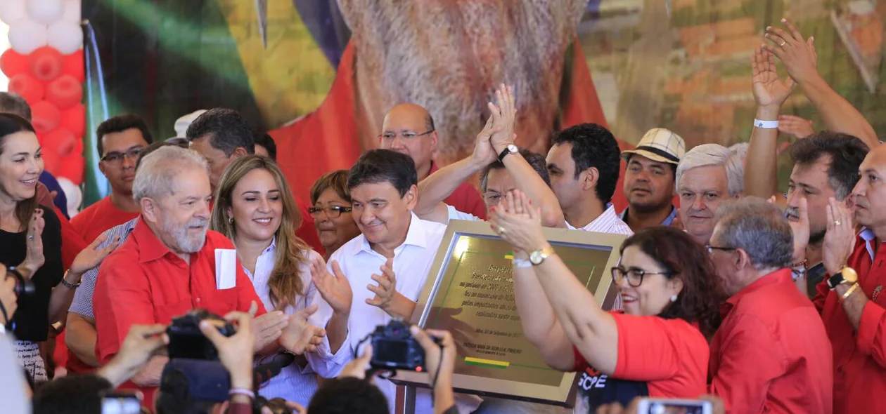 Lula recebe título de cidadão Altoense