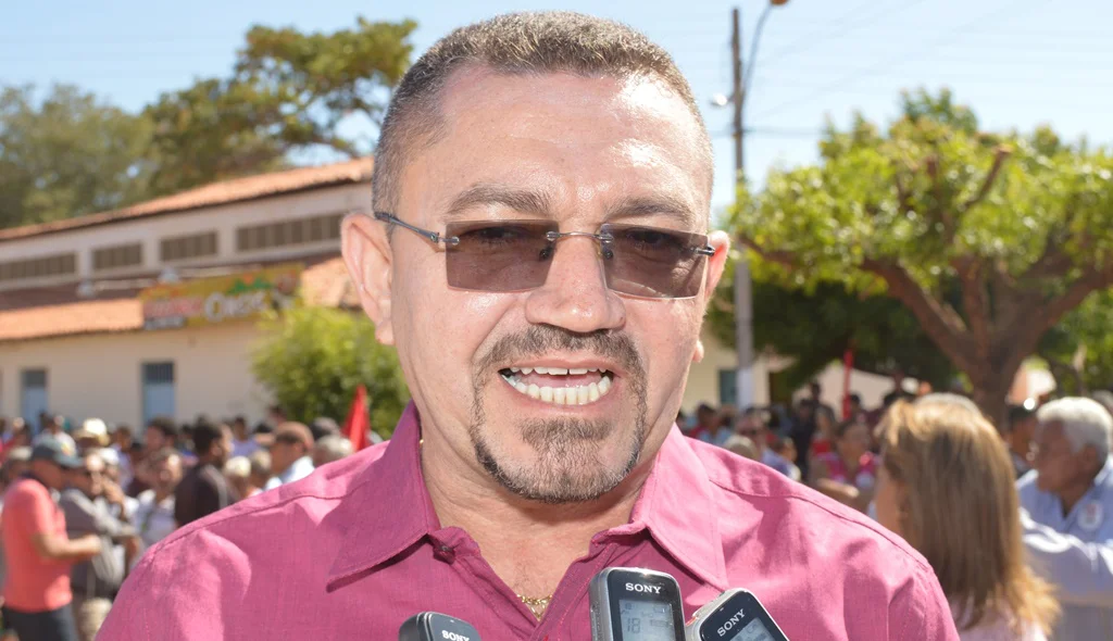 Procurado pela imprensa Padre Walmir disse que não podia fazer nada