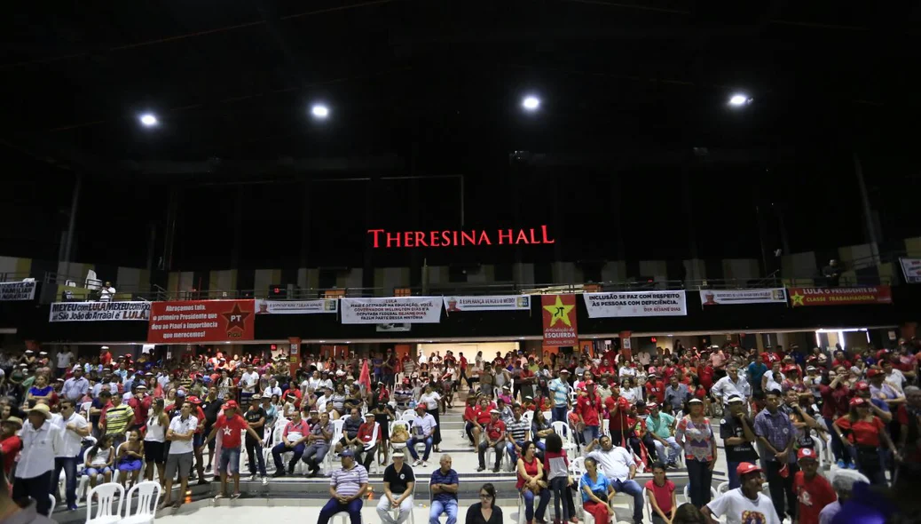 Público no Theresina Hall
