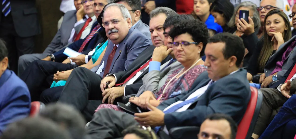 Autoridades compareceram a solenidade na UFPI