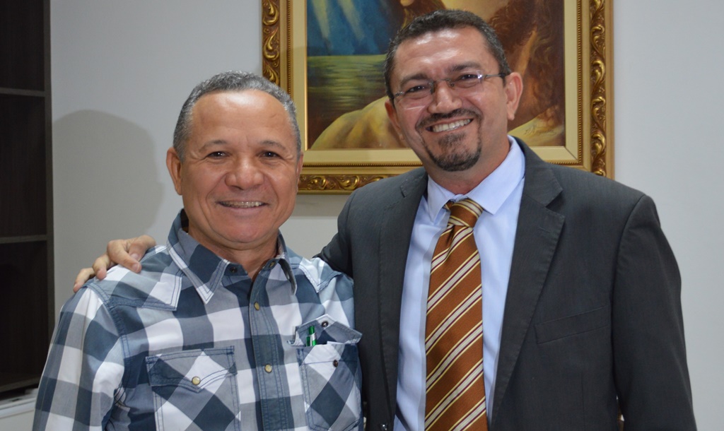 Edilson Carvalho quer suceder Padre Walmir na Prefeitura de Picos