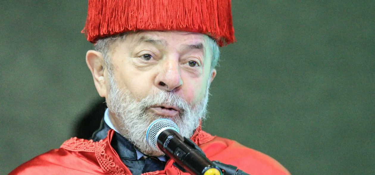 Ex-presidente em solenidade na UFPI