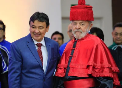 Governador Wellington Dias cumprimenta o ex-presidente Lula