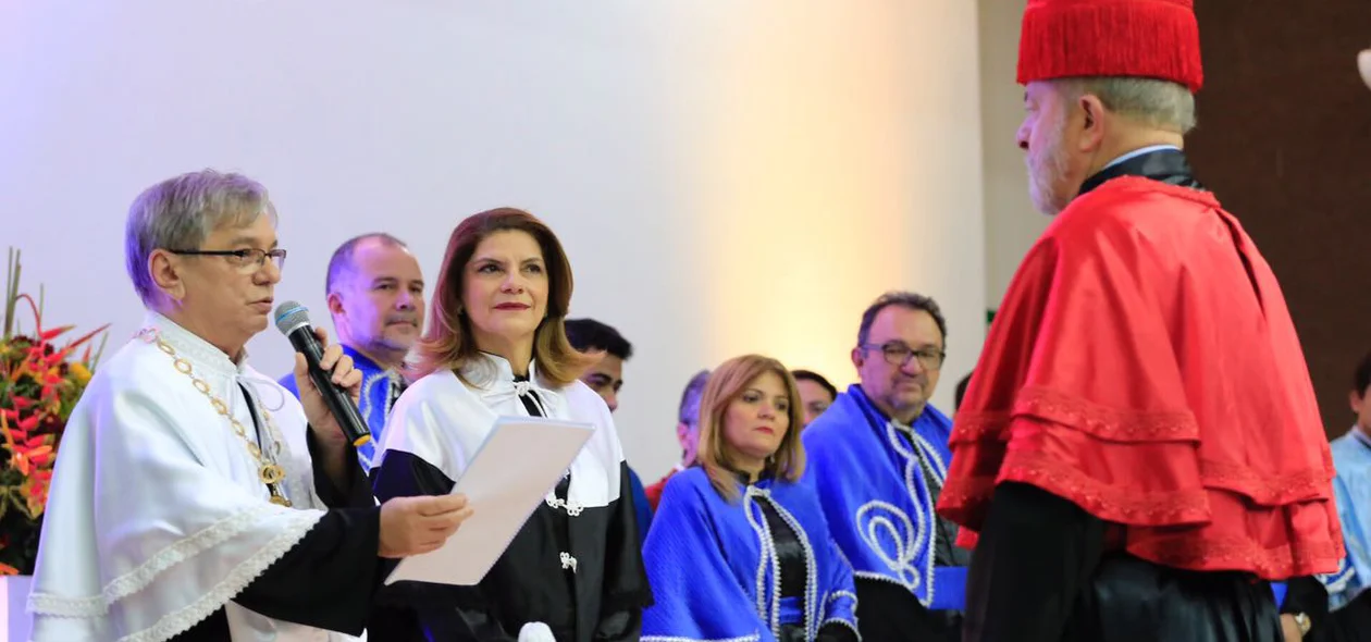 Lula recebe o título de Doutor Honoris Causa pela UFPI