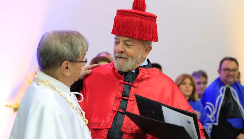 Lula recebe o título de Doutor Honoris Causa pela UFPI