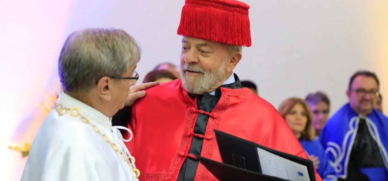 Lula recebe o título de Doutor Honoris Causa pela UFPI