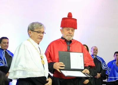 Lula recebe o Título de Doutor Honoris Causa pela UFPI