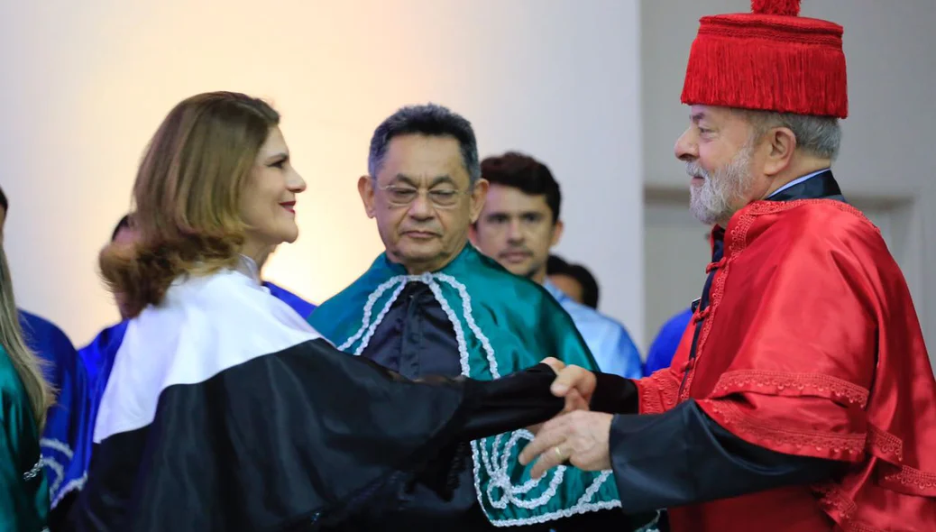 Lula recebe o título de Doutor Honoris Causa pela UFPI