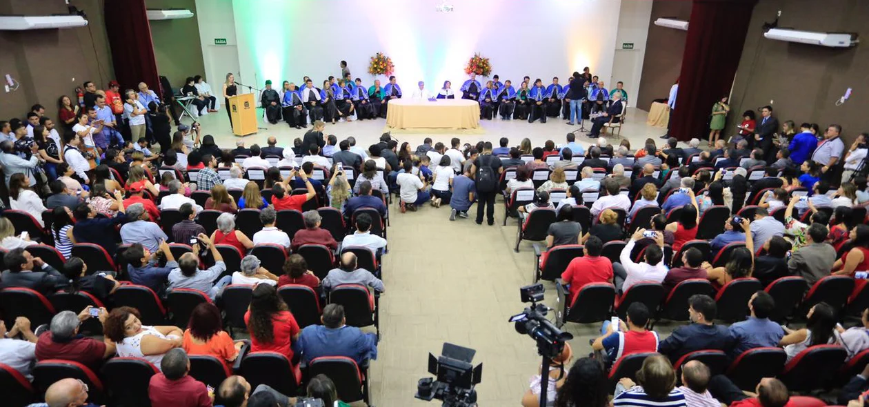 Lula recebe o título de Doutor Honoris Causa pela UFPI