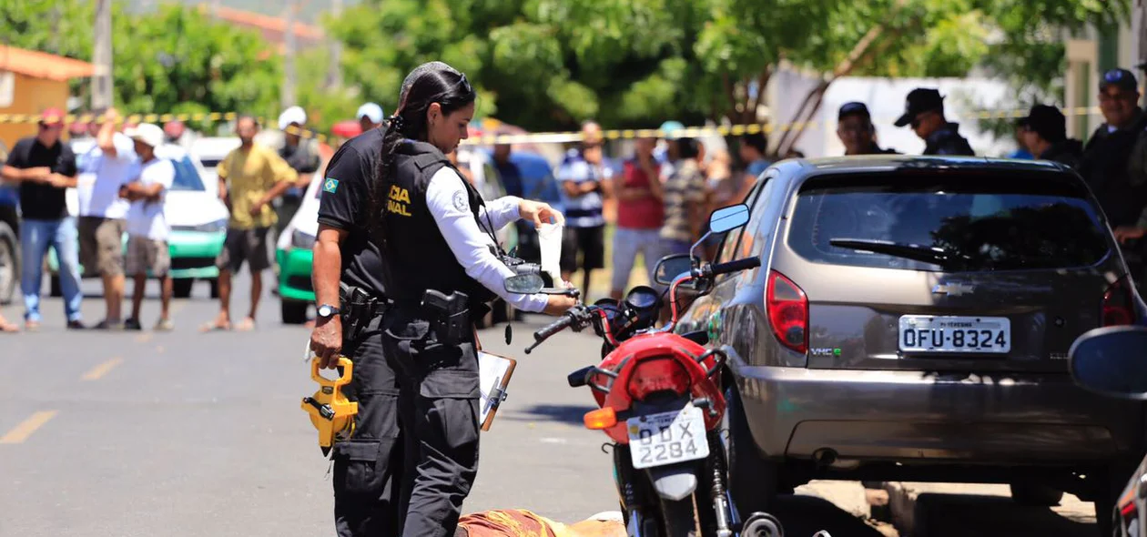Moto sendo periciada