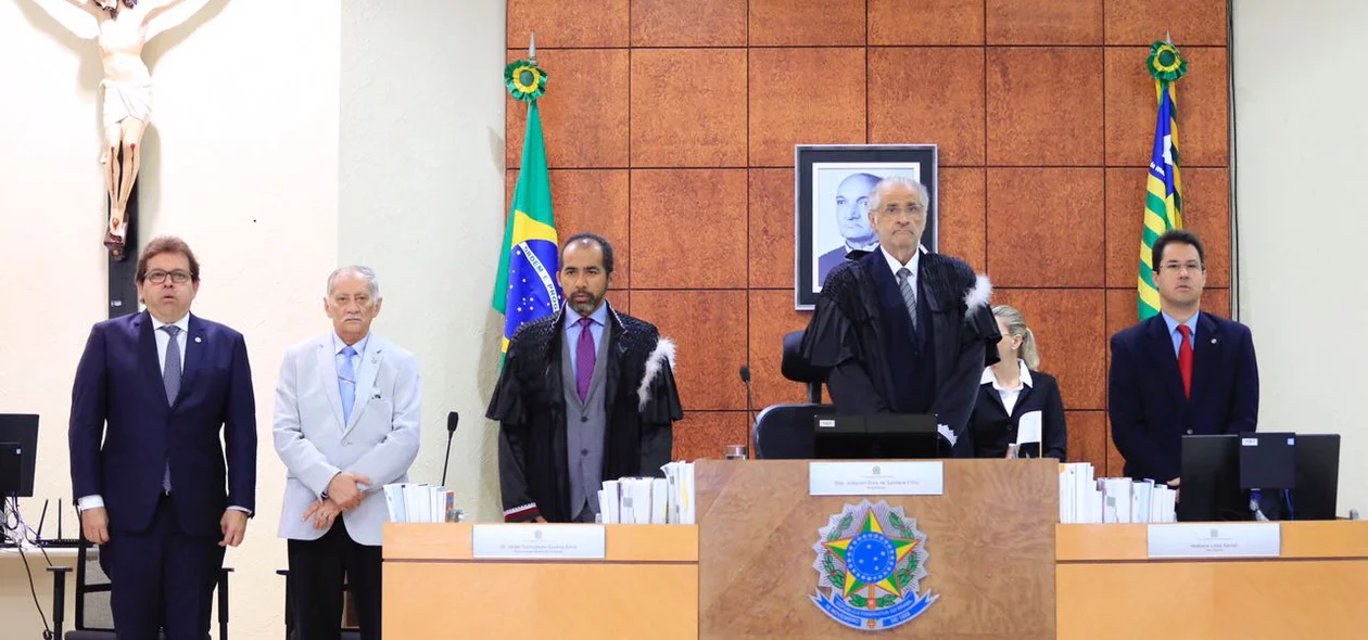 TRE-PI faz homenagem
