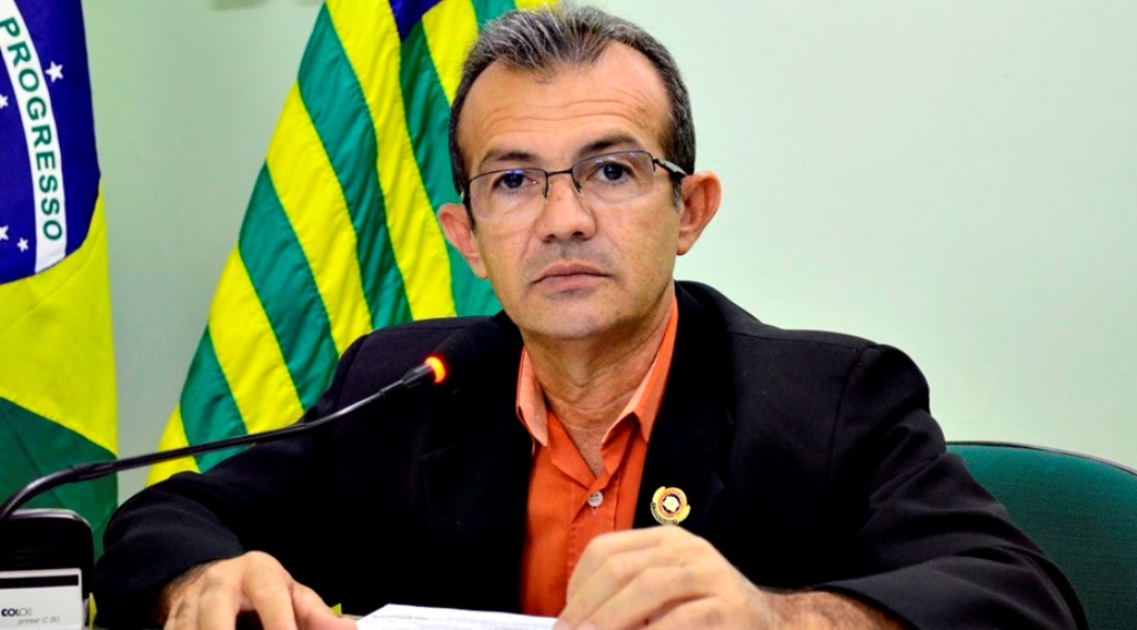 Vereador Benedito Alencar deixa oposição e adere ao prefeito