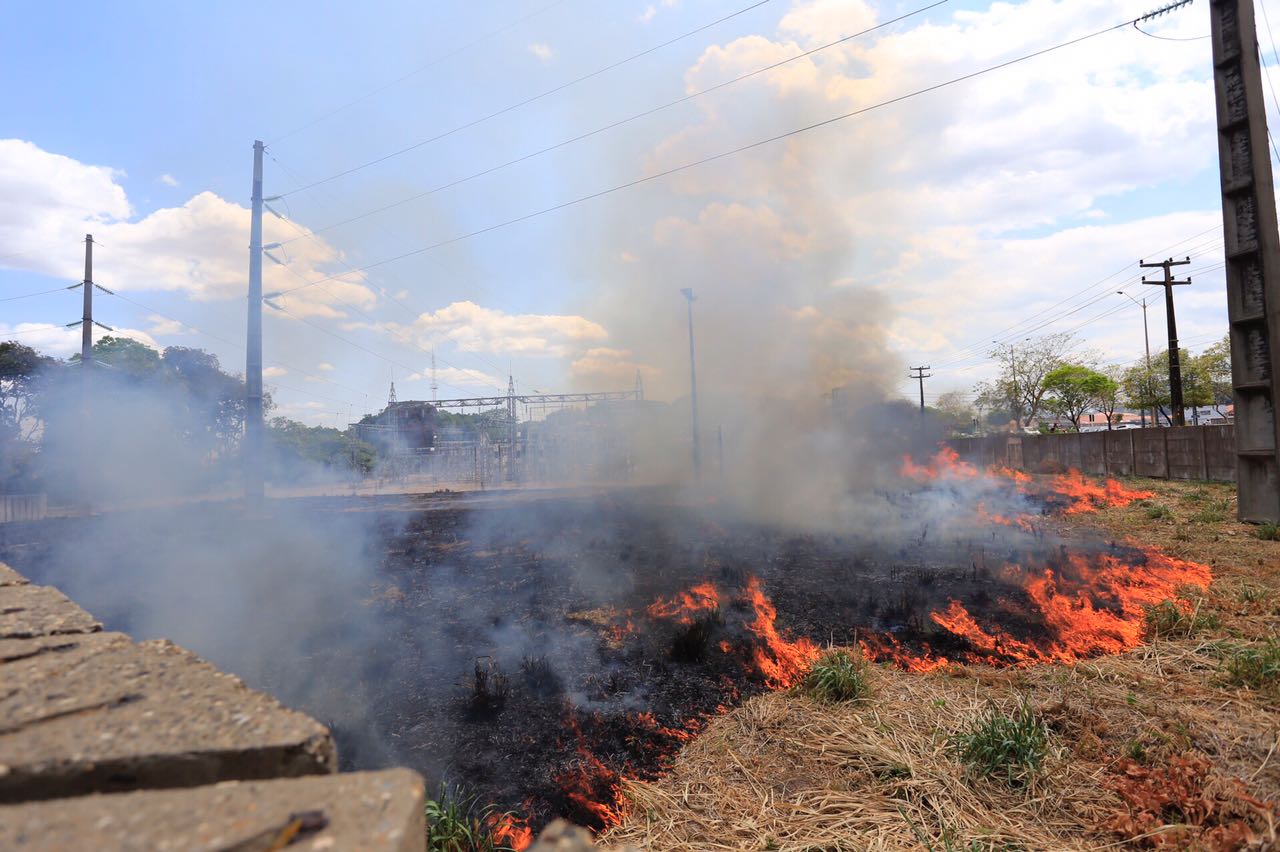 Incêndio dentro da subestação 