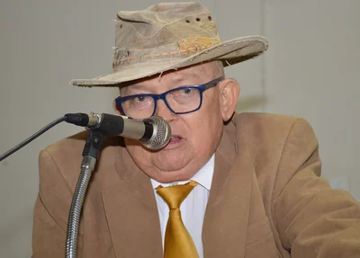 João Bosco denuncia Padre Walmir ao Ministério Público