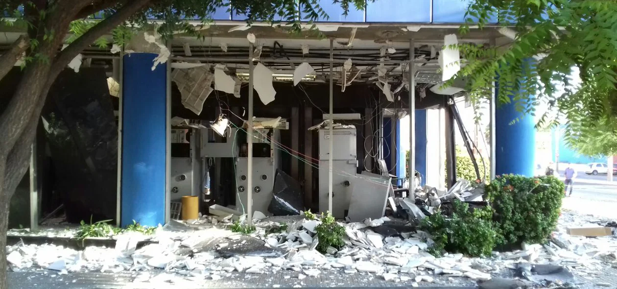 Muita destruição no local