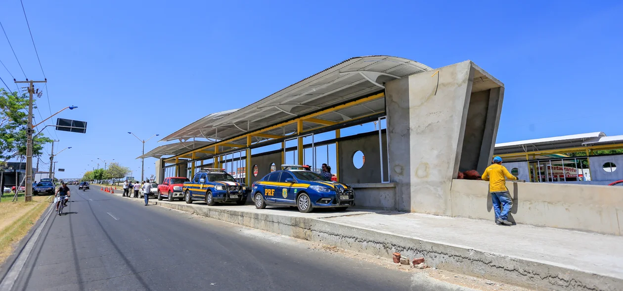 Parada de ônibus interditada