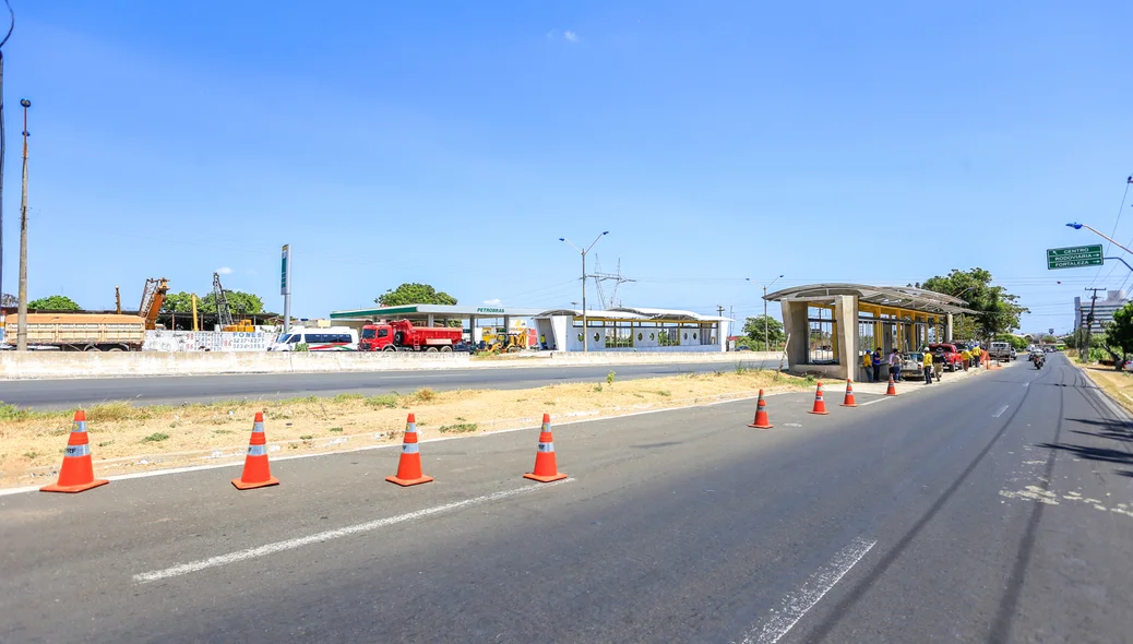 PRF fez a interdição da parada de ônibus