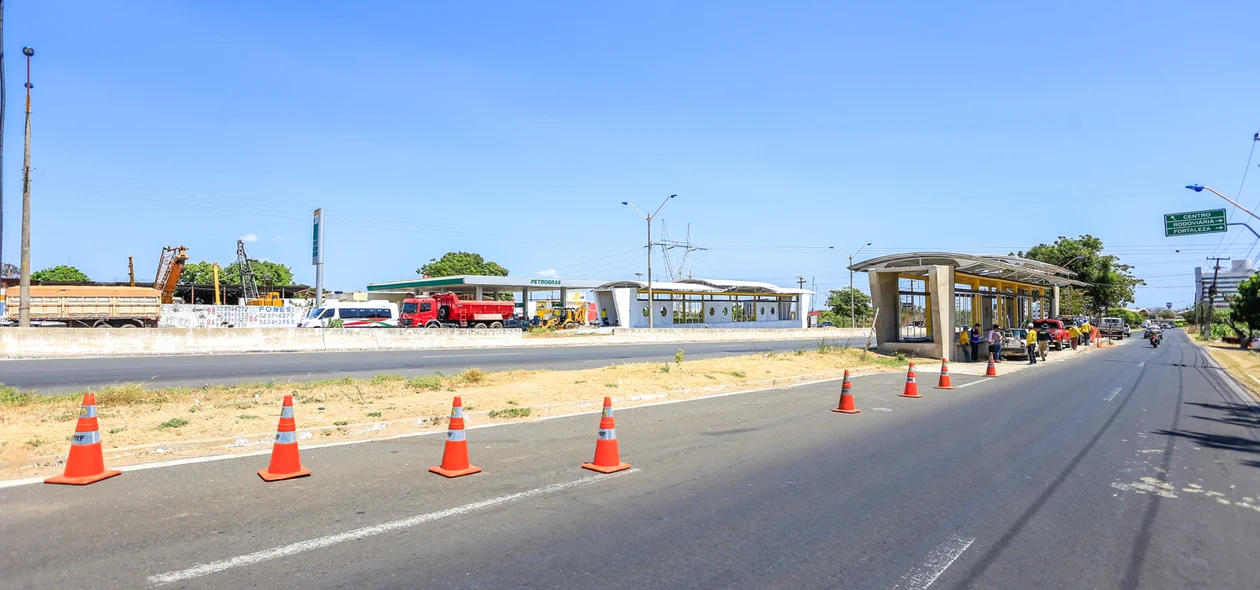 PRF fez a interdição da parada de ônibus