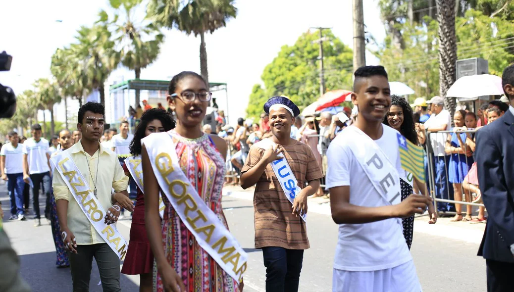 Desfile cívico na Marechal