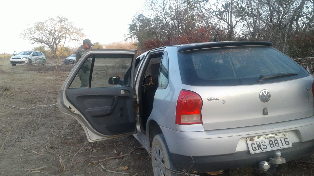 Dupla de assaltantes aborda homem e rouba automóvel em Floriano