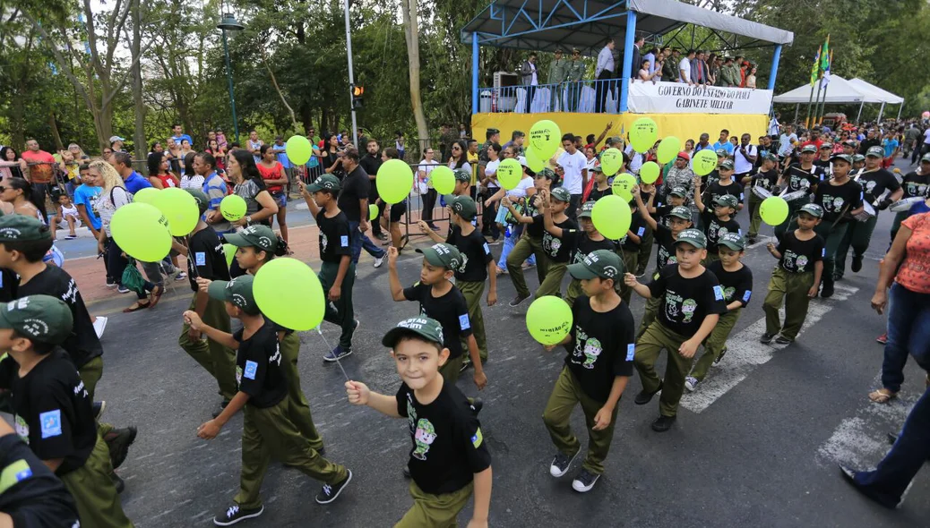Escolas de Teresina participam do desfile cívixo