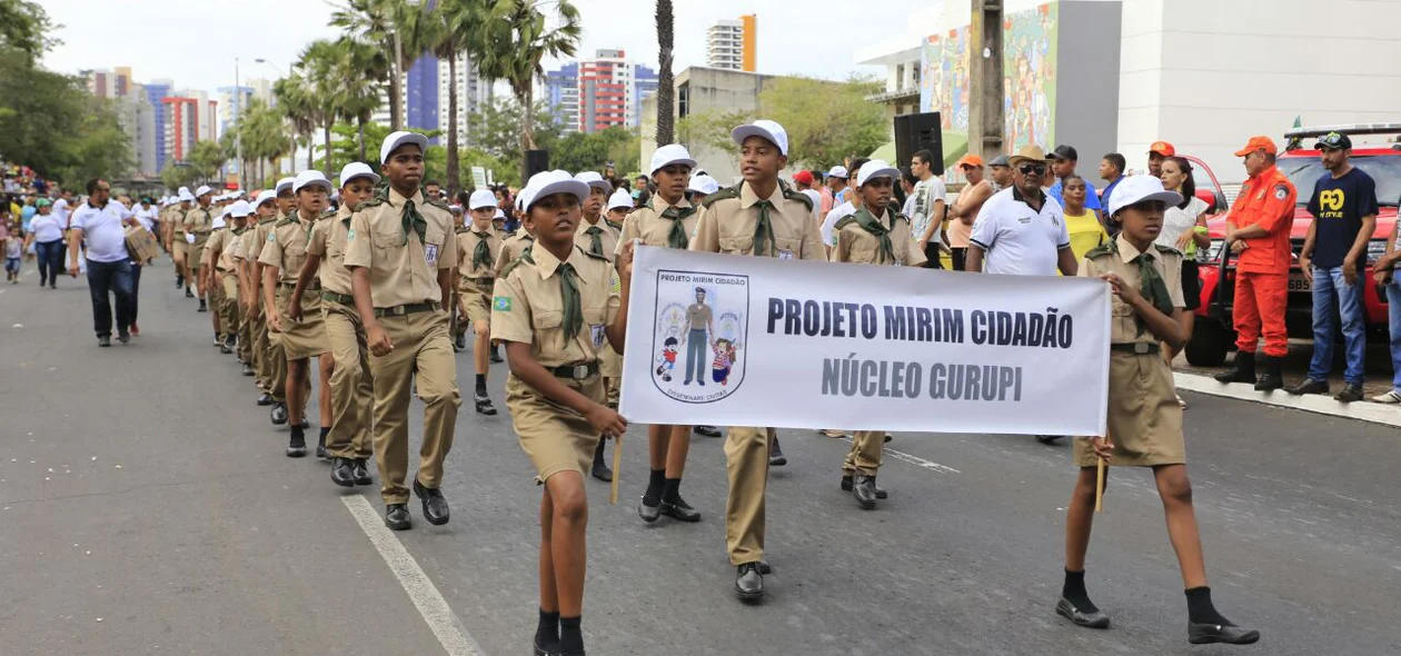 Escolas de Teresina participam do desfile