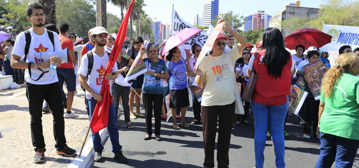 Movimentos sociais participam do ato