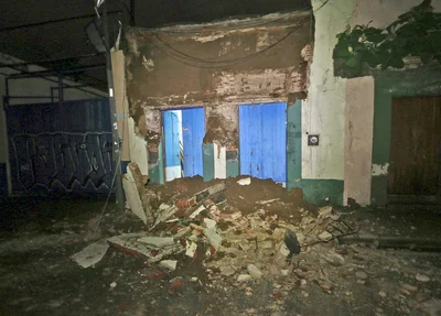 Casa ficou destruída após terremoto