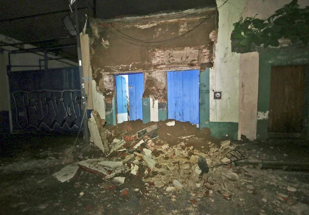 Casa ficou destruída após terremoto