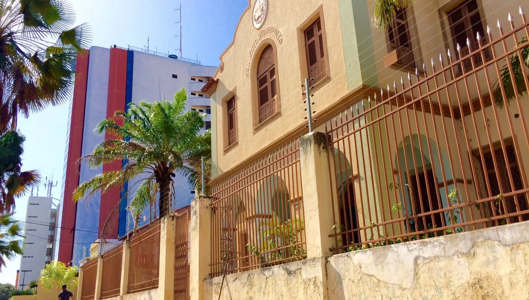 Localizado no coração da capital, na avenida Frei Serafim 