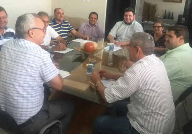 Oposição não comparece a reunião com técnicos das Finanças