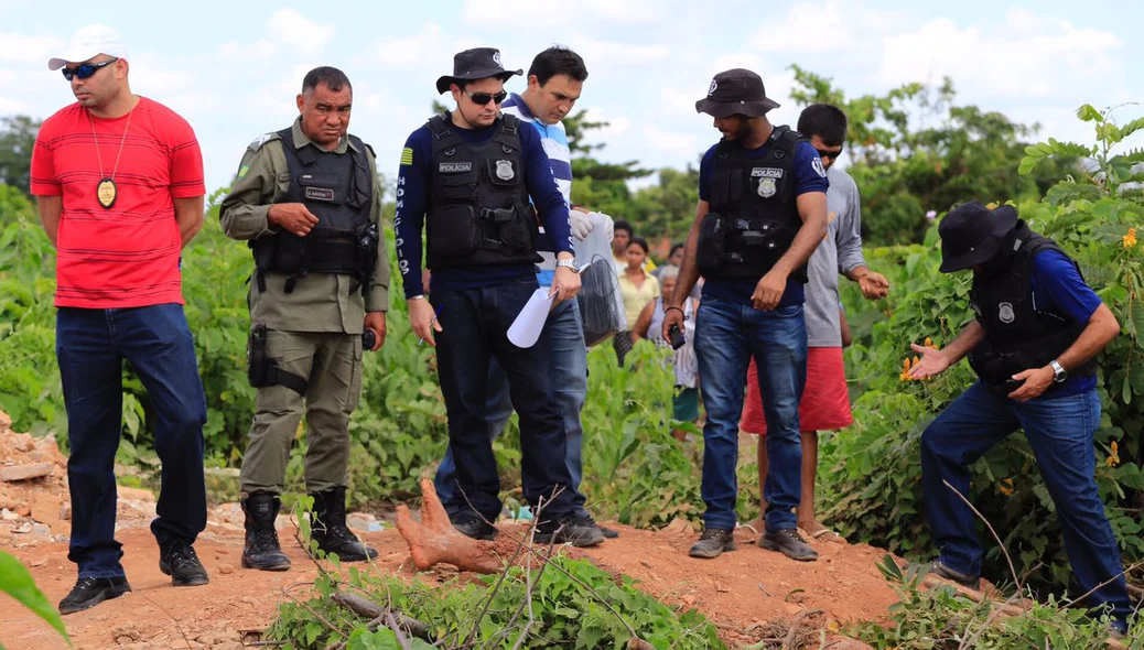 Polícia Militar e Delegacia de Homicídios estiveram no local