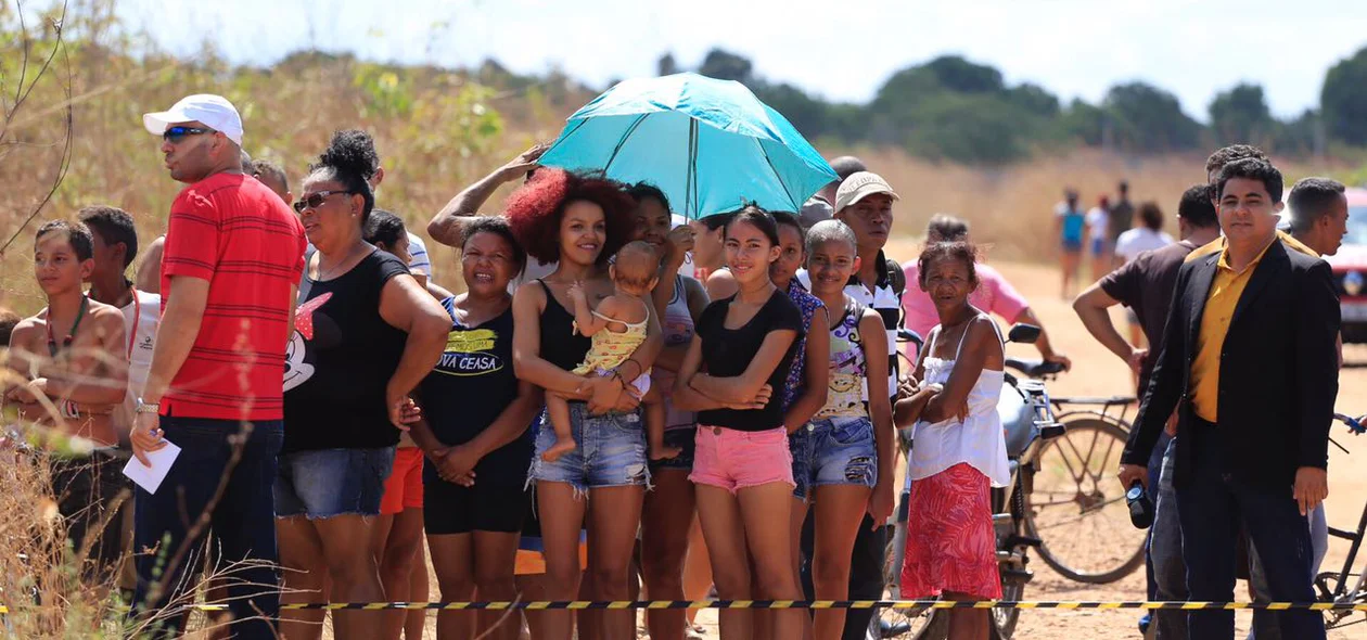 Populares tentaram identificar a vítima