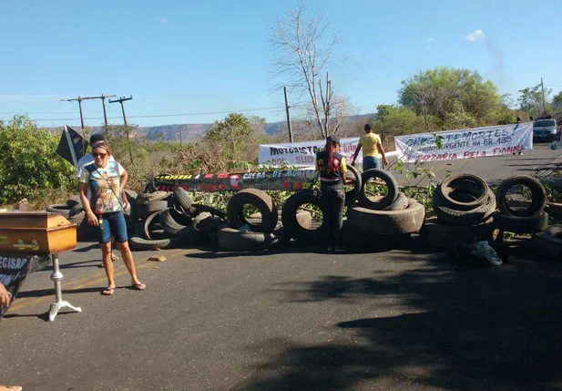 Manifestação na BR 135