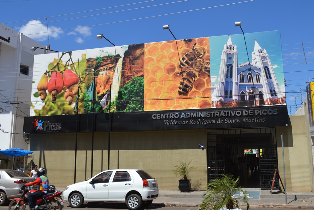 Fachada do Centro Administrativo