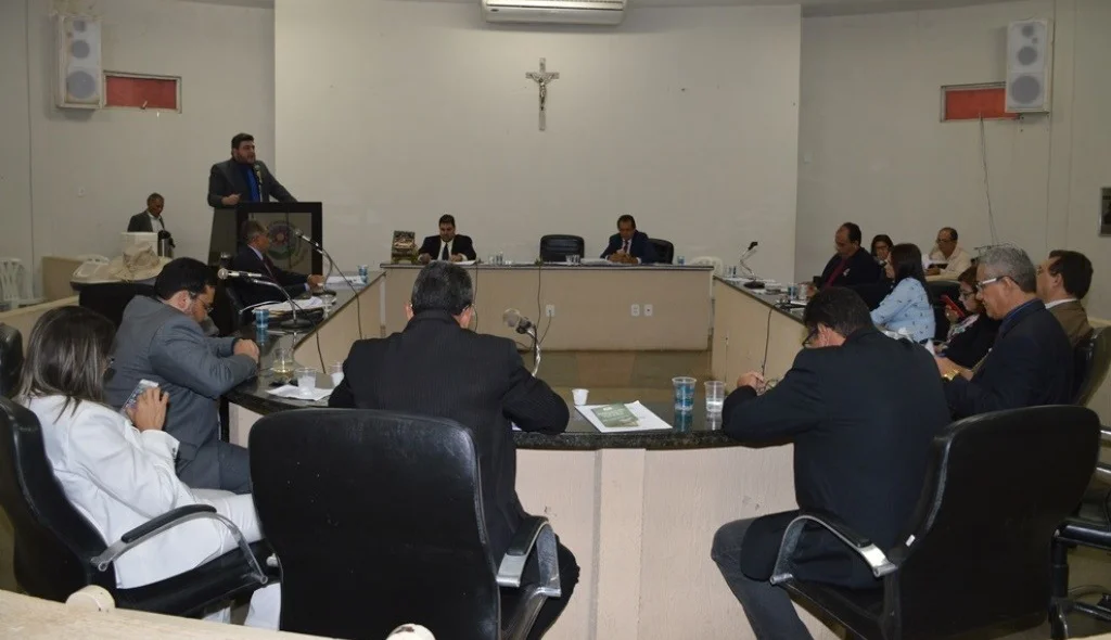 Presidente da Câmara propõe audiência pública para tratar sobre o assunto