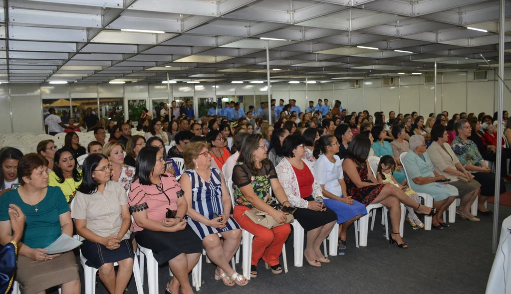 Público lota o auditório