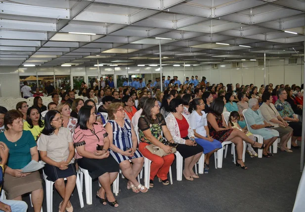 Público lota o auditório