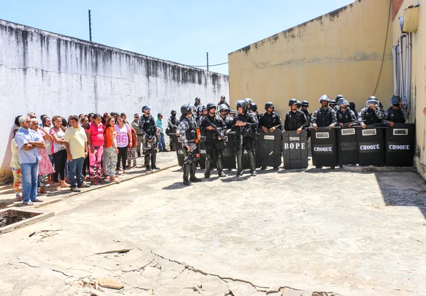 Agentes em greve liberam visitas na Casa de Custódia