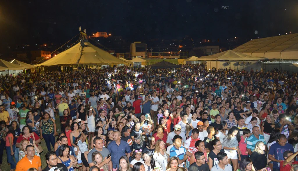 Público lota Estádio no show de Gabriel O Pensador